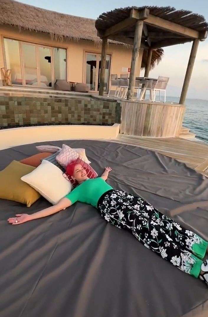 Potret Tasya Farasya Sewa Villa Mewah di Maldives, Harganya Rp170 Juta/Malam