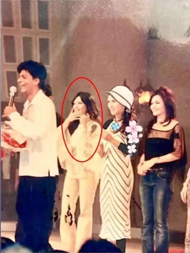 Potret Lawas Artis Foto Bareng Seleb Idolanya Sebelum Terkenal, Kini Penampilannya Berubah Drastis