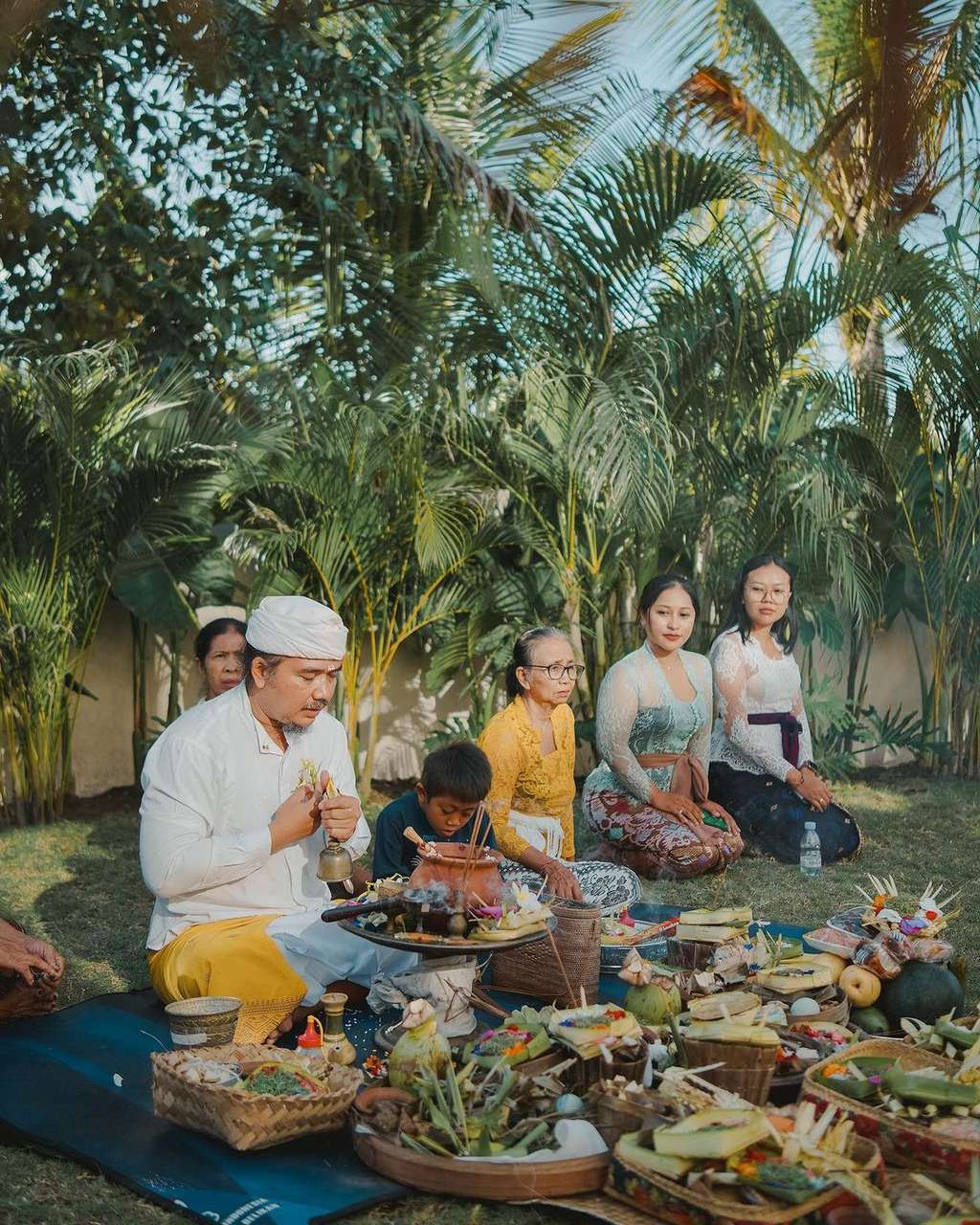 10 Potret Farah Quinn Gelar Ritual Melaspas untuk Vila Baru, Mewahnya Bak Negeri Dongeng!