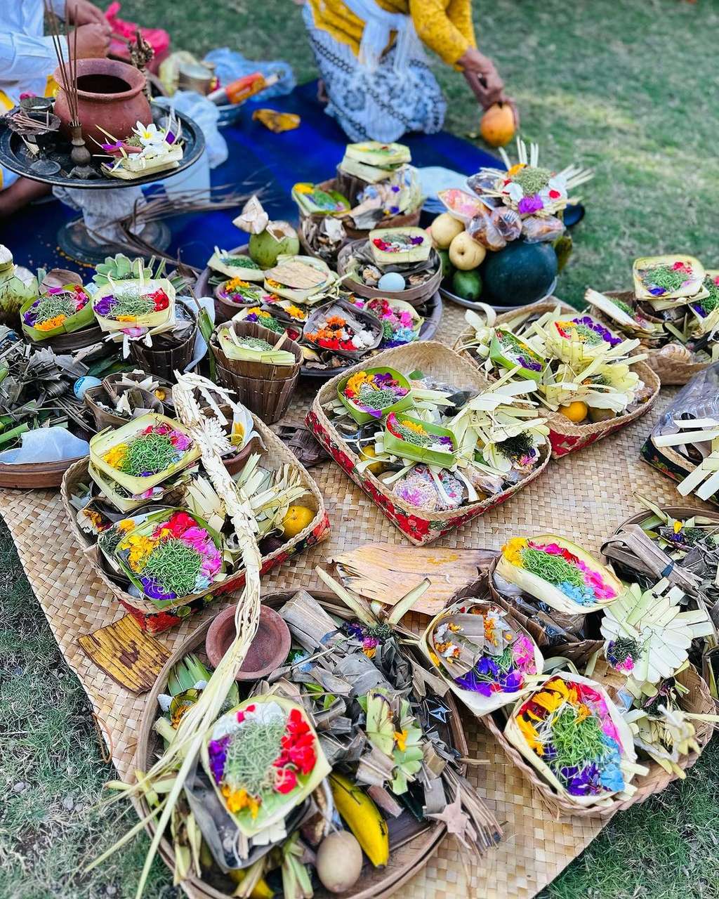 10 Potret Farah Quinn Gelar Ritual Melaspas untuk Vila Baru, Mewahnya Bak Negeri Dongeng!