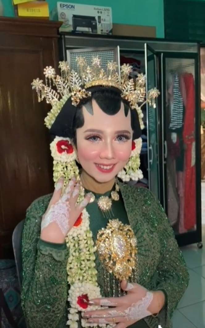 Pengantin dengan Wajah Bekas Cacar Tak Percaya Diri Saat Dirias, MUA Sigap Lakukan Hal Ini, Hasilnya…