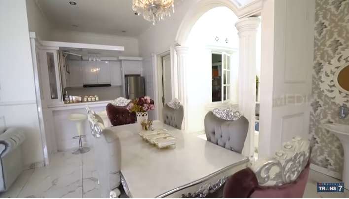10 Potret Rumah Mewah Mantan Sopir Angkot, Kini Jadi Crazy Rich, Istananya Seluas 7,5 Hektar