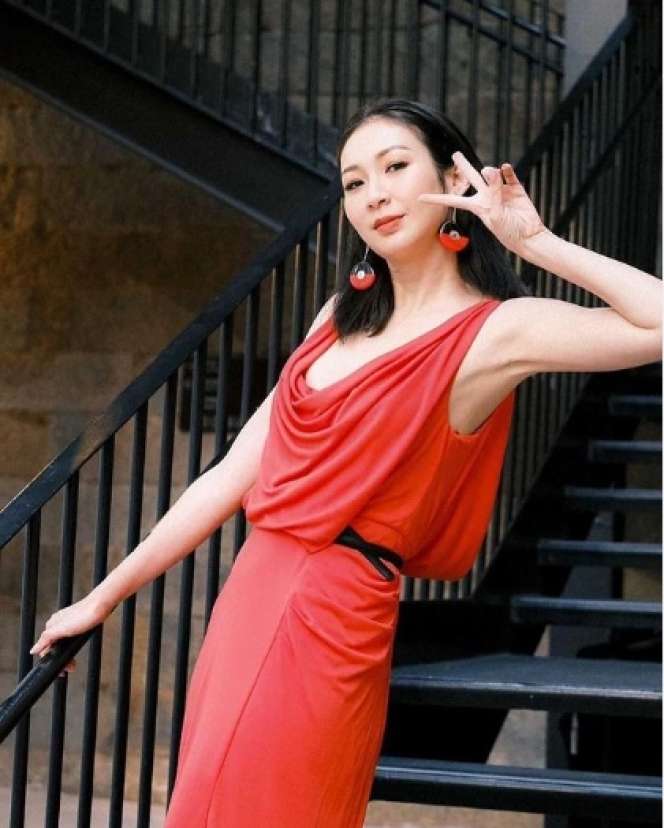 Viral Artis Cantik Setor Uang Rp3,8 Miliar Pakai Kantong Belanja, Ini Potretnya Bikin Heboh