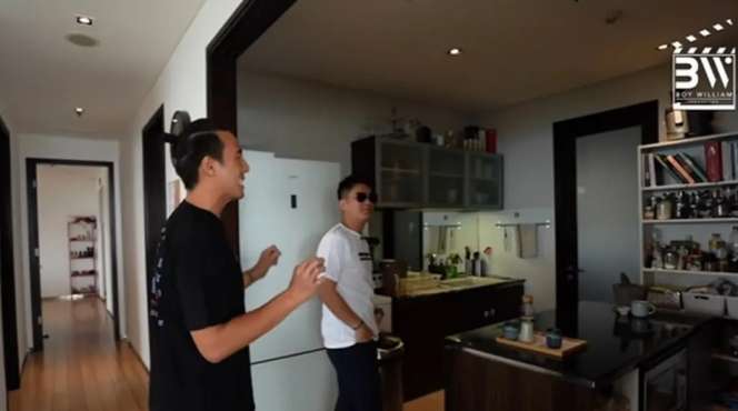 Kaget Ada Sekolah yang Dukung LGBT, Ini Potret Rumah Daniel Mananta yang Berkonsep Industrial, Keren Banget!