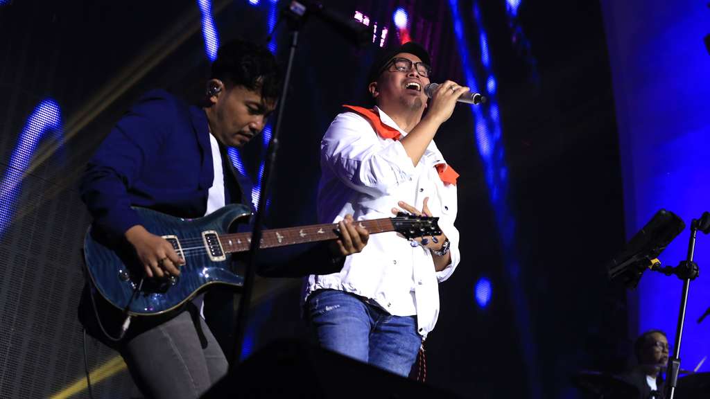 FOTO: Nostalgia Bareng Kerispatih x Sammy Simorangkir di Konser Spesial Gen-P  