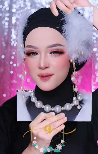 Wanita Berwajah Imut Ini Dirias MUA  Ala Barbie Versi Hijab, Hasilnya Bikin Nggak Bisa Kedip
