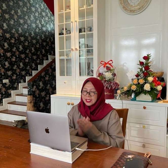 Dulu Tinggal di Rumah Pinggir Kali Beratap Seng, Kini Jadi Penyanyi Top Tanah Air, Penampilan Terbarunya Bikin Pangling