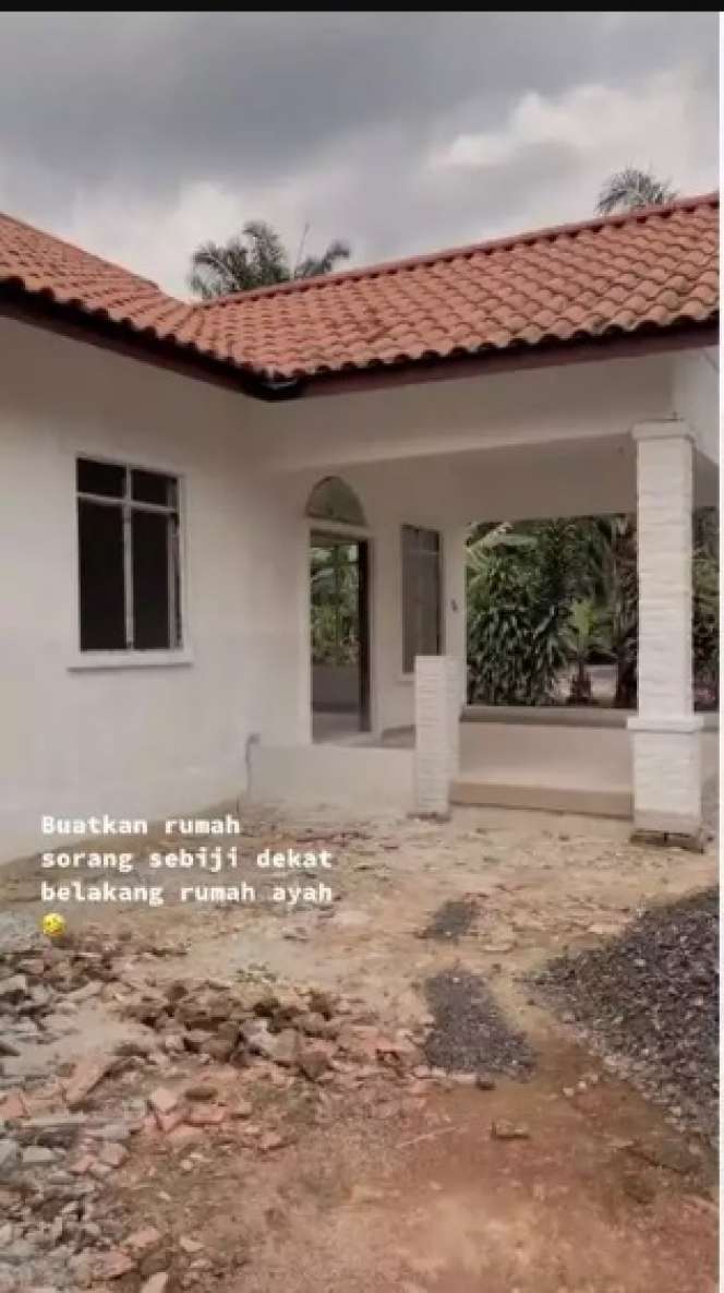 Tak Ingin Tinggal Jauh Dari Anaknya, Sang Ayah Rela Bangun Empat Rumah Mewah Sekaligus hingga Siap Dihuni