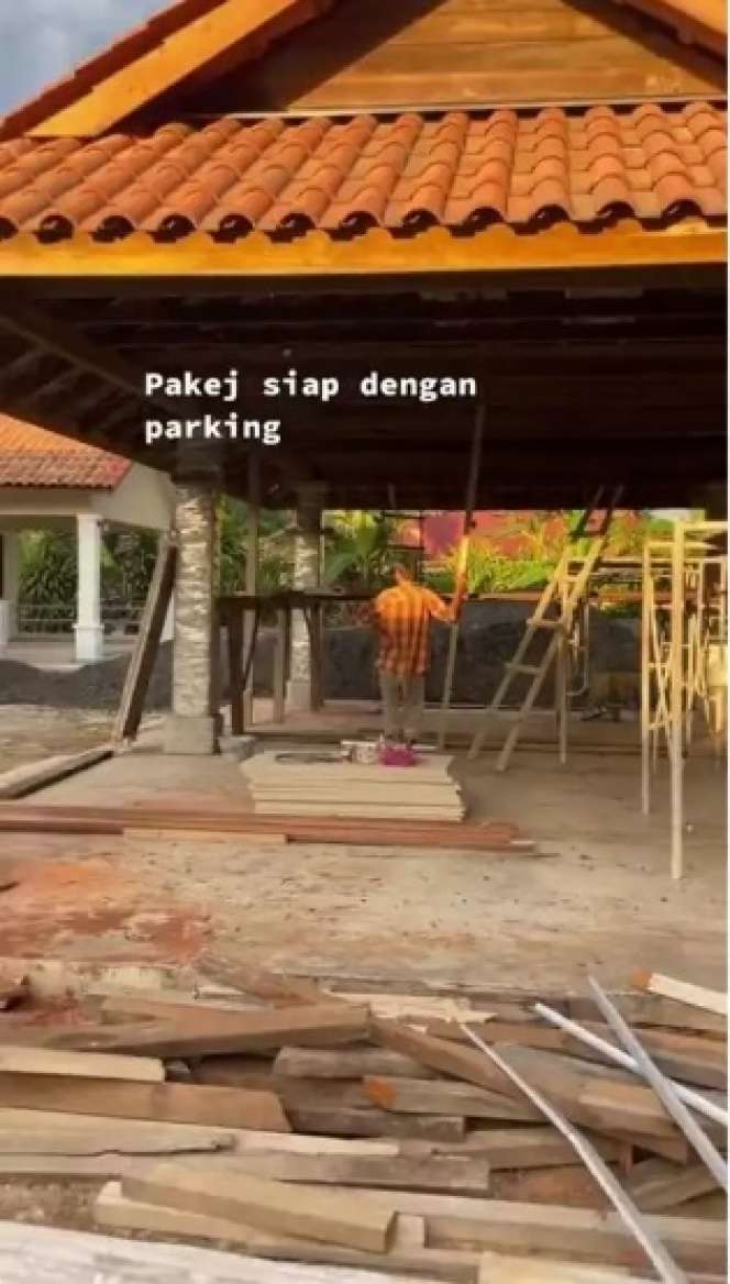 Tak Ingin Tinggal Jauh Dari Anaknya, Sang Ayah Rela Bangun Empat Rumah Mewah Sekaligus hingga Siap Dihuni