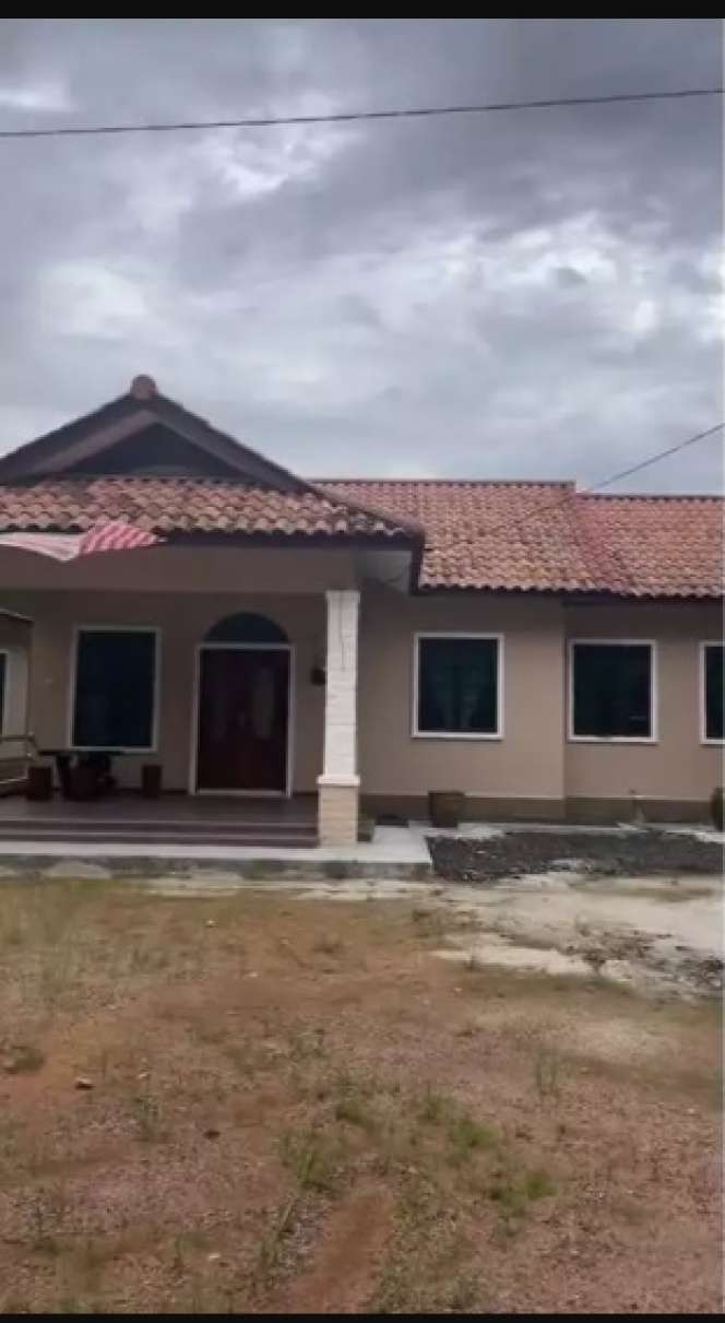 Tak Ingin Tinggal Jauh Dari Anaknya, Sang Ayah Rela Bangun Empat Rumah Mewah Sekaligus hingga Siap Dihuni