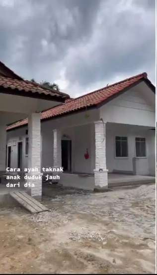 Tak Ingin Tinggal Jauh Dari Anaknya, Sang Ayah Rela Bangun Empat Rumah Mewah Sekaligus hingga Siap Dihuni