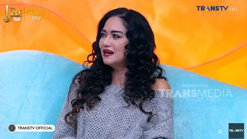 Potret Rumah Sally Marcellina, Artis Cantik di Film Warkop DKI yang Kini Jualan Baju di Pinggir Jalan, Pernah Tertipu Investasi Bodong