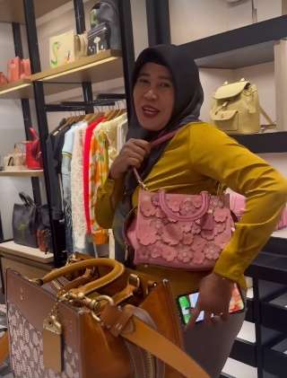 ART Kena Tipu Beli Tas Branded, Rachel Vennya Tak Mau Ambil Pusing Langsung Beliin Tas Baru