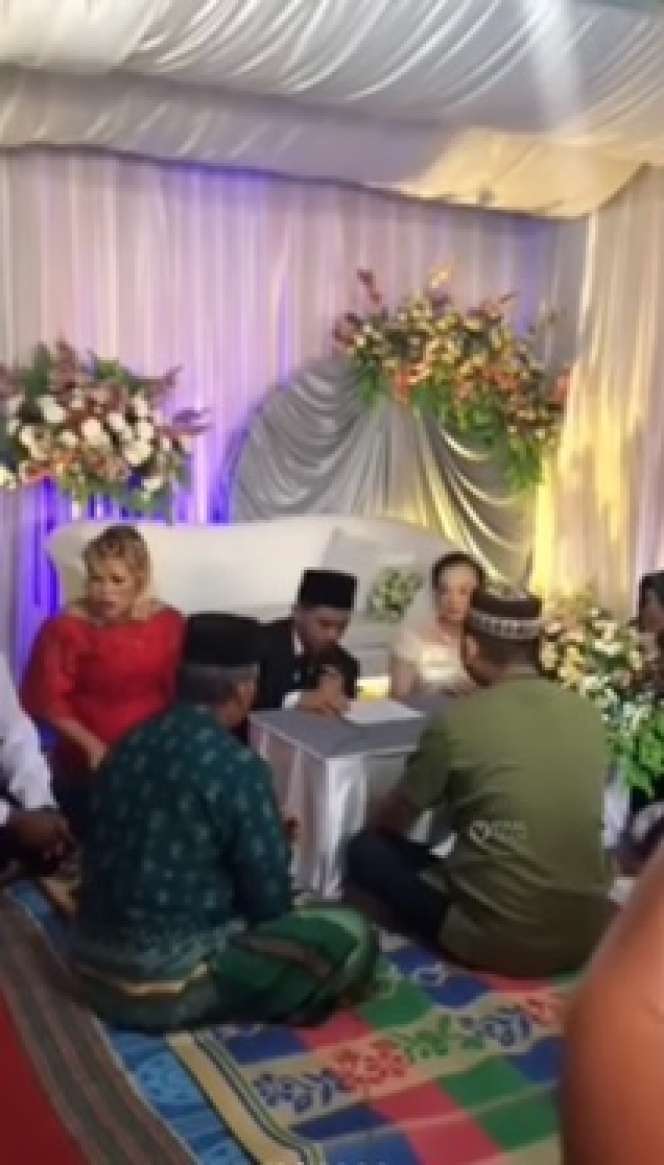 Potret Remaja 16 Tahun Menikah dengan Wanita 41 Tahun, Ternyata Sahabat Ibunya