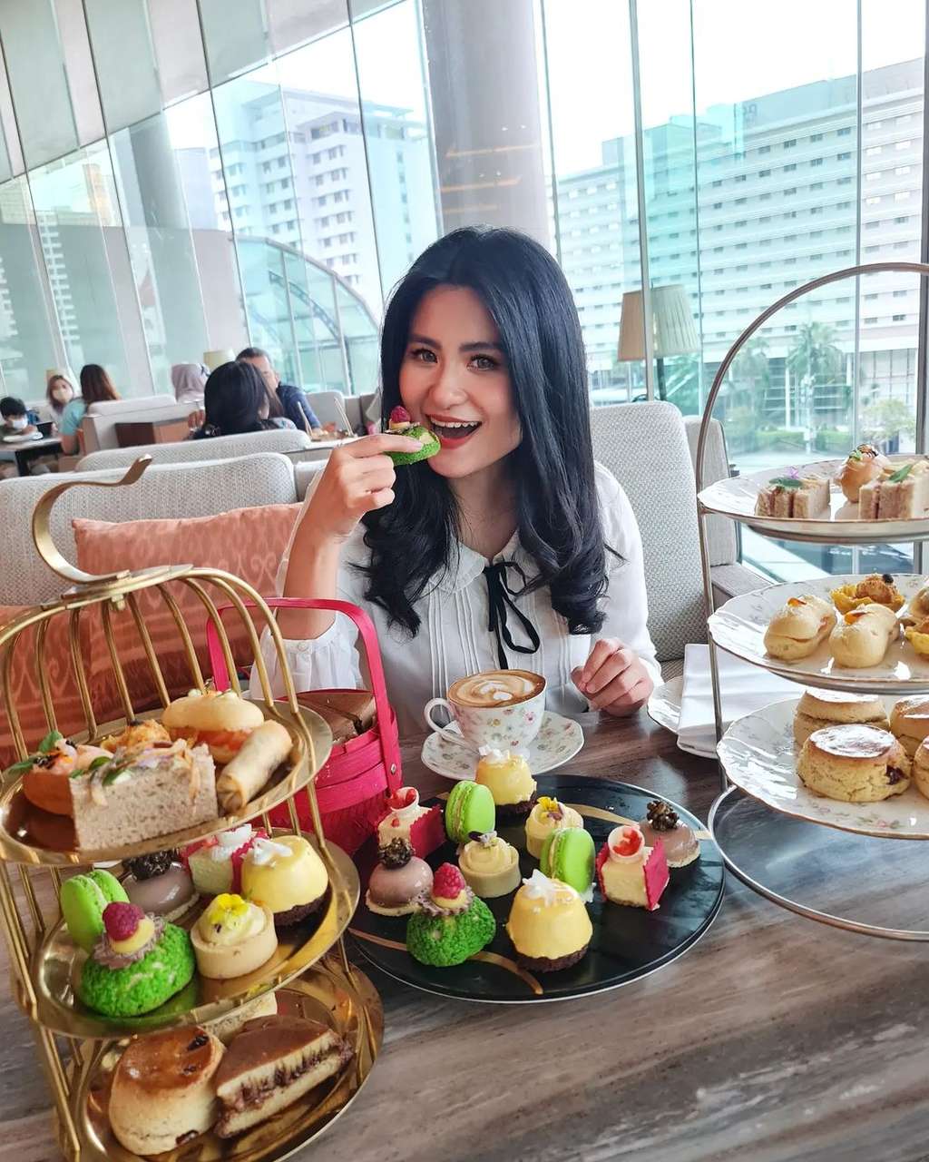 7 Potret Melisa Penyanyi Cilik 'Abang Tukang Bakso' yang Kini Bikin Tercengang
