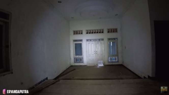 Potret Rumah Mendiang Suzzanna yang Kini Terbengkalai, Auranya Bikin Bulu Kuduk Merinding, Apalagi pas Lihat Dalamnya