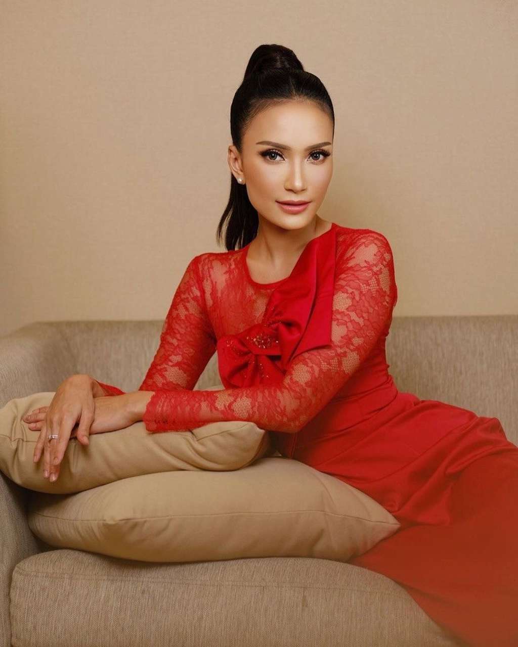 Potret Artika Sari Devi Makin Awet Muda Menjelang Usia 44 Tahun, Bikin ABG Minder!