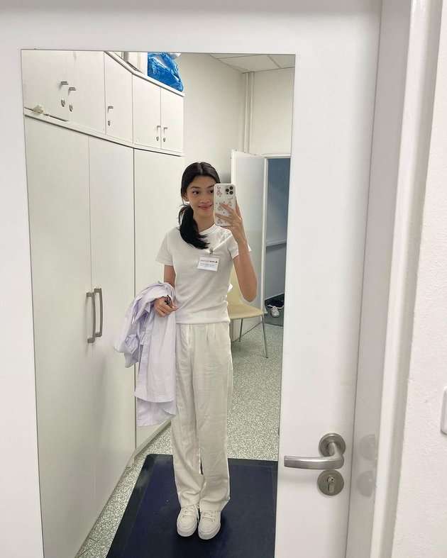 Potret Sasi Asmara Calon Dokter Cantik Putri Anjasmara dan Dian Nitami