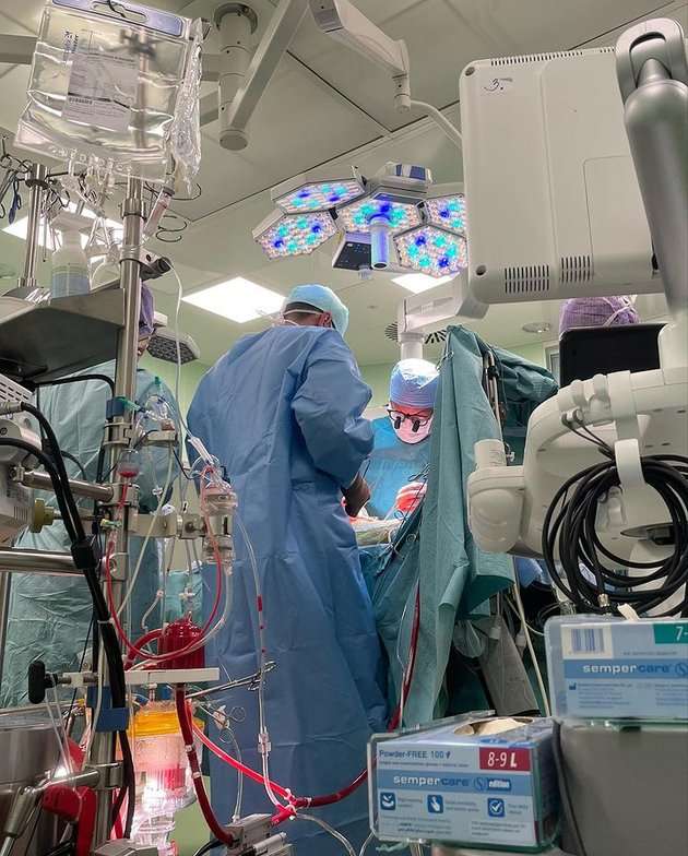 Potret Sasi Asmara Calon Dokter Cantik Putri Anjasmara dan Dian Nitami
