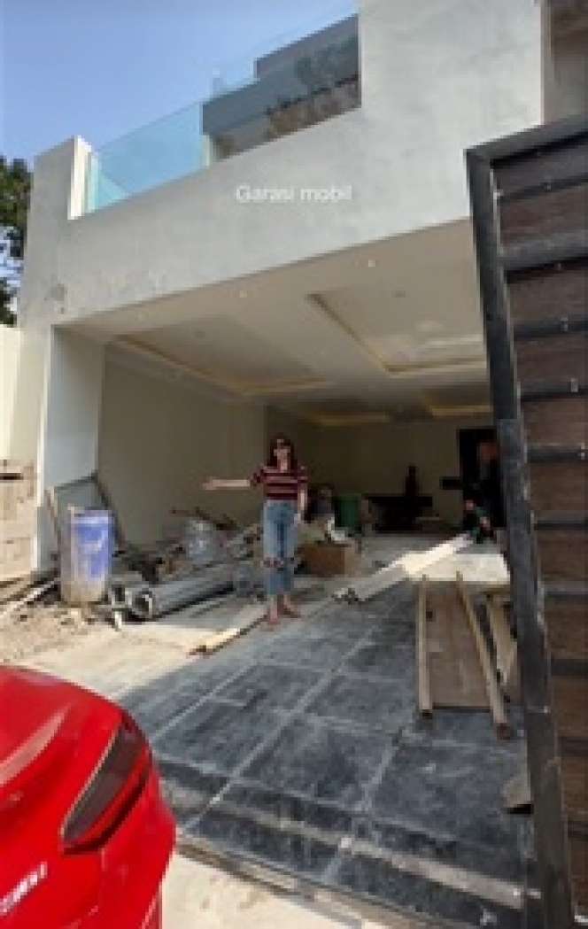 Punya Bisnis Ekspor Ikan, Inilah 10 Potret Rumah Mewah Clara Shinta yang Bikin Melongo