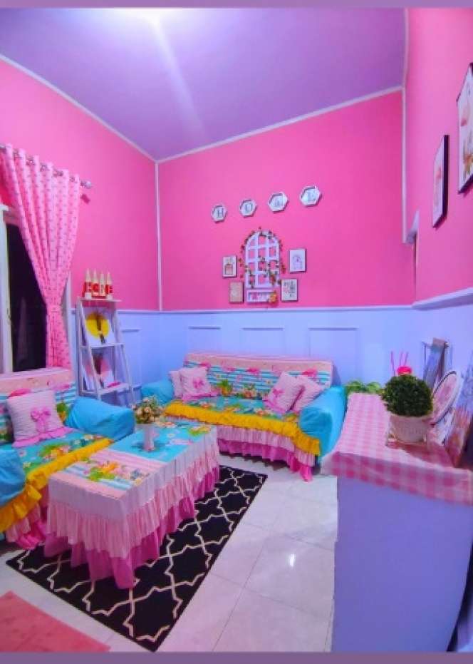 Potret Rumah Anti Sombong Menipu Mata, Dari Luar Berdinding Papan, Lihat Isi Dalamnya Bikin Syok, Netizen: `Nggak Nyangka`