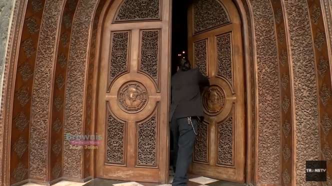 Potret Rumah Mendiang Ki Joko Bodo yang Kini Dihibahkan Untuk Masjid, Bak Istana Bernuansa Jawa, Ditaksir Seharga 25 Miliar