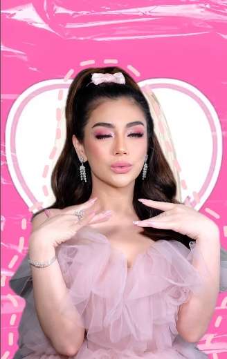 Potret Celine Evangelista Cosplay Jadi Barbie Hidup, Netizen Langsung Riuh