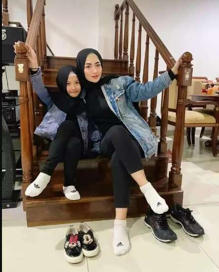 Dulu Tinggal di Rumah Berdinding Kayu Beralas Semen, Kini Hidup Artis Cantik Ini Berubah Drastis, Jadi Pengusaha Sukses-Punya Hunian Mewah