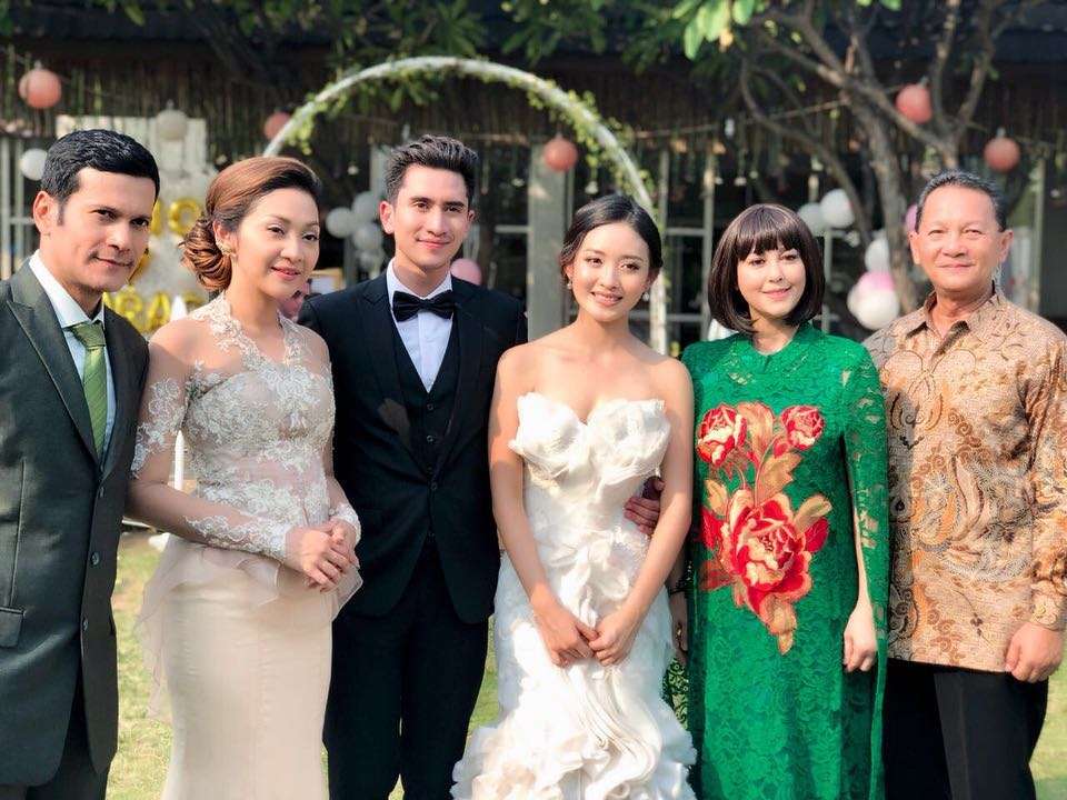 8 Potret Pasangan Menikah di Sinetron, Dinda Kirana Anggun Banget Pakai Adat Sunda, Kayak Beneran!