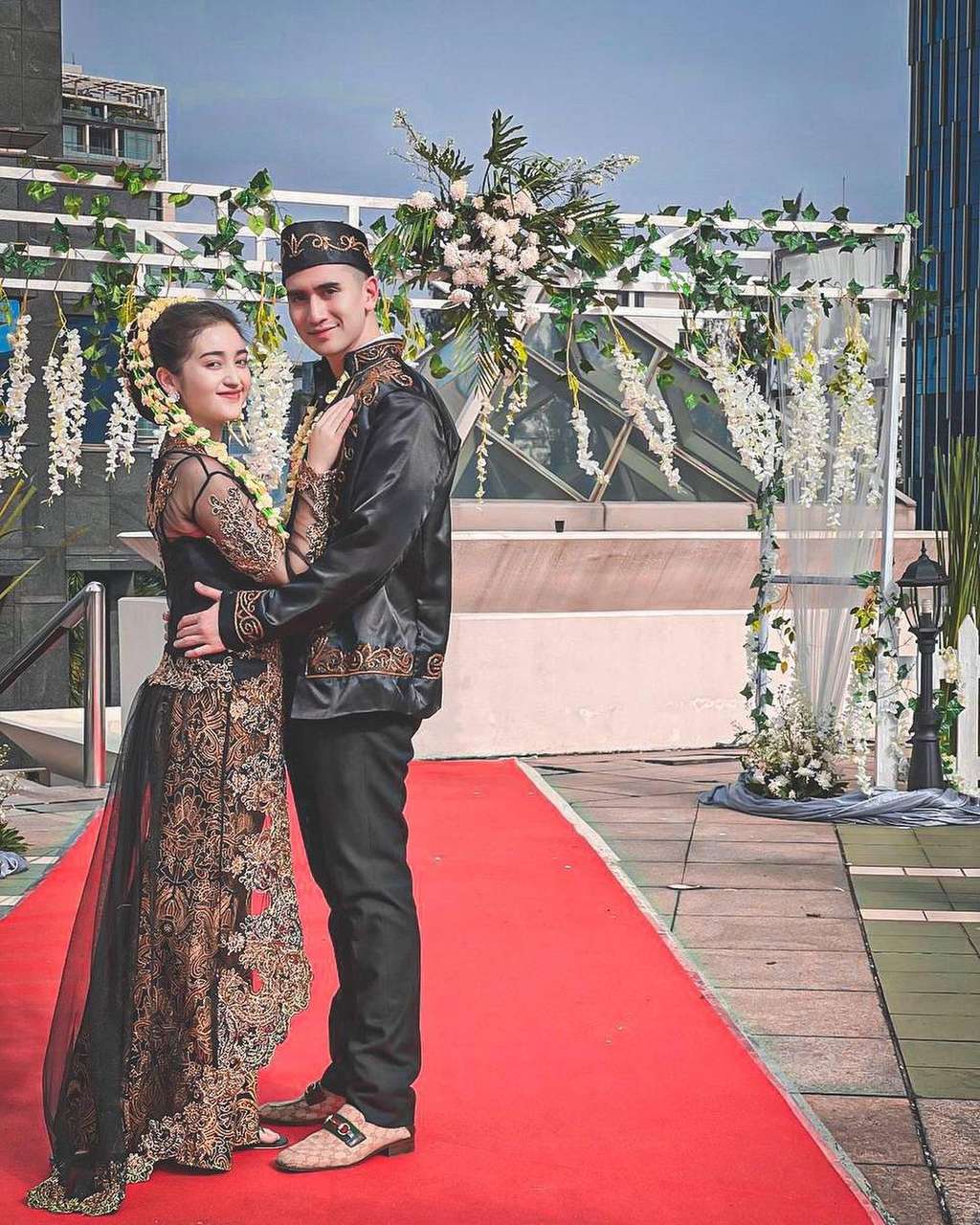 8 Potret Pasangan Menikah di Sinetron, Dinda Kirana Anggun Banget Pakai Adat Sunda, Kayak Beneran!