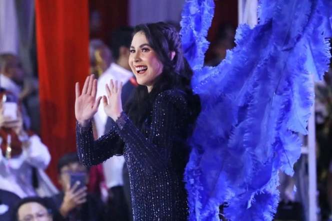 Potret Arumi Bachsin Ajak Sang Anak Lenggak-lenggok di Jember Fashion Carnaval, Putri Cantiknya Jadi Sorotan
