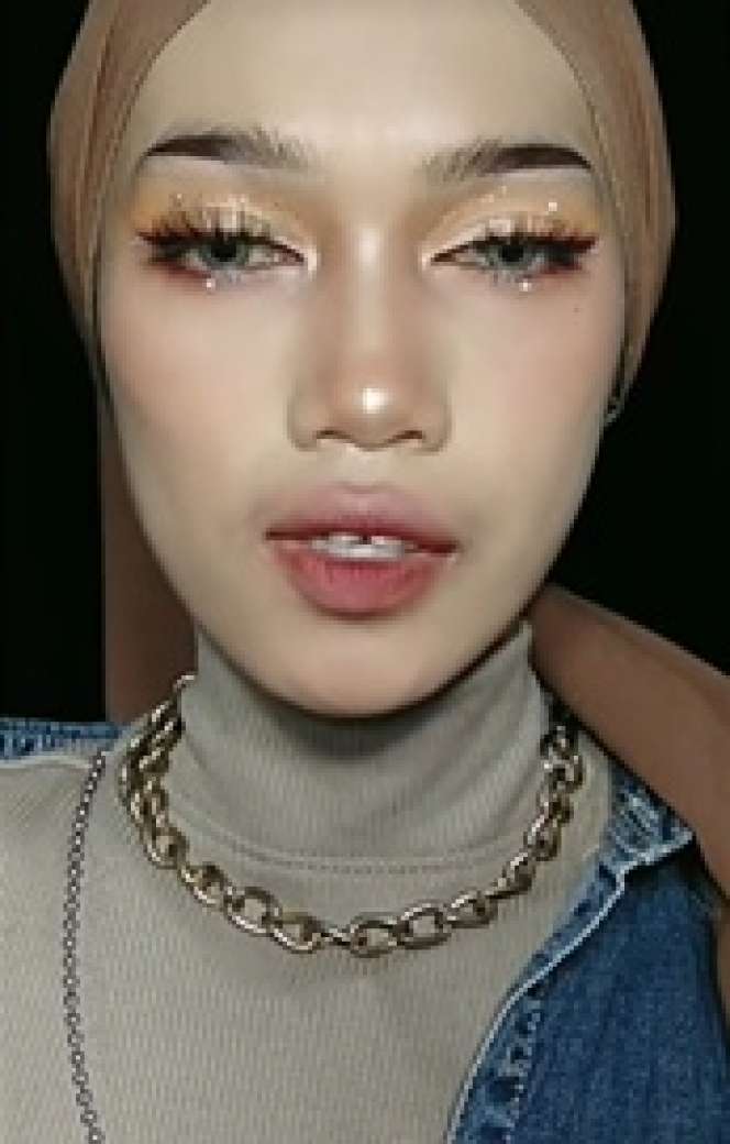 Awalnya Dikatain Sok Cantik, setelah Makeup Cakepnya Gak Ada Obat, Kata Netizen Kayak Model Bella Hadid