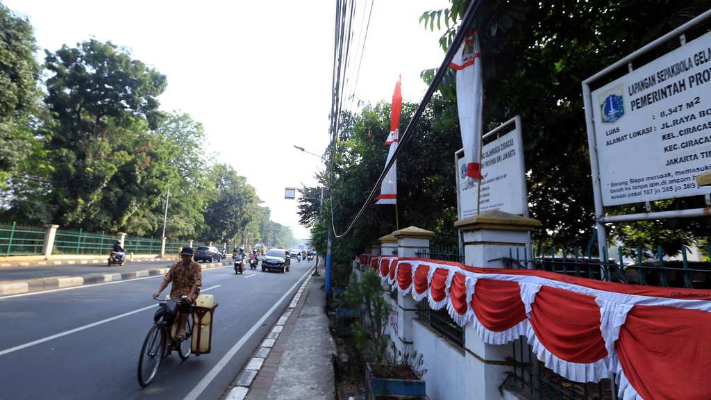 FOTO: Kabel Semrawut di Jakarta, Ngeri Lihatnya