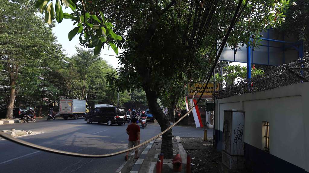 FOTO: Kabel Semrawut di Jakarta, Ngeri Lihatnya
