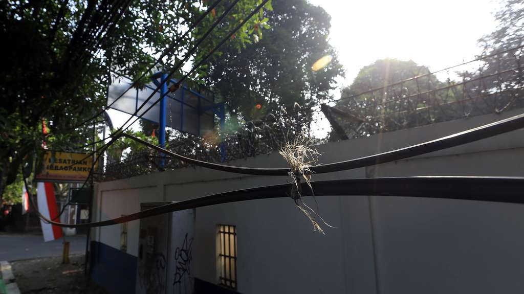 FOTO: Kabel Semrawut di Jakarta, Ngeri Lihatnya