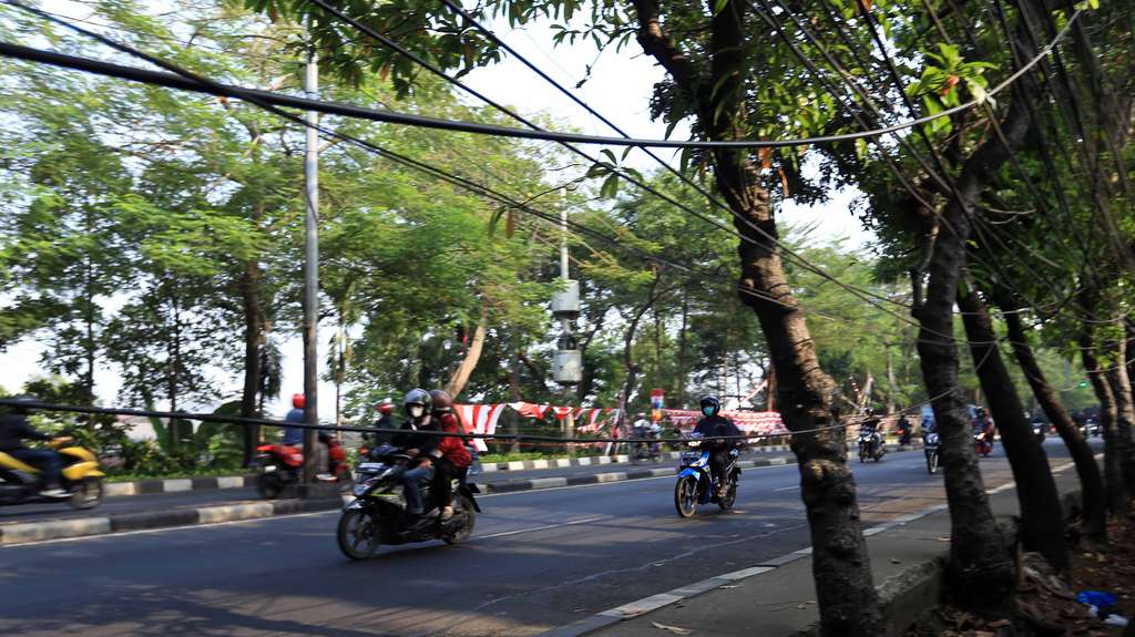 FOTO: Kabel Semrawut di Jakarta, Ngeri Lihatnya