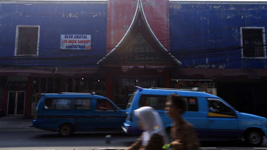 FOTO: Kabel Semrawut di Jakarta, Ngeri Lihatnya