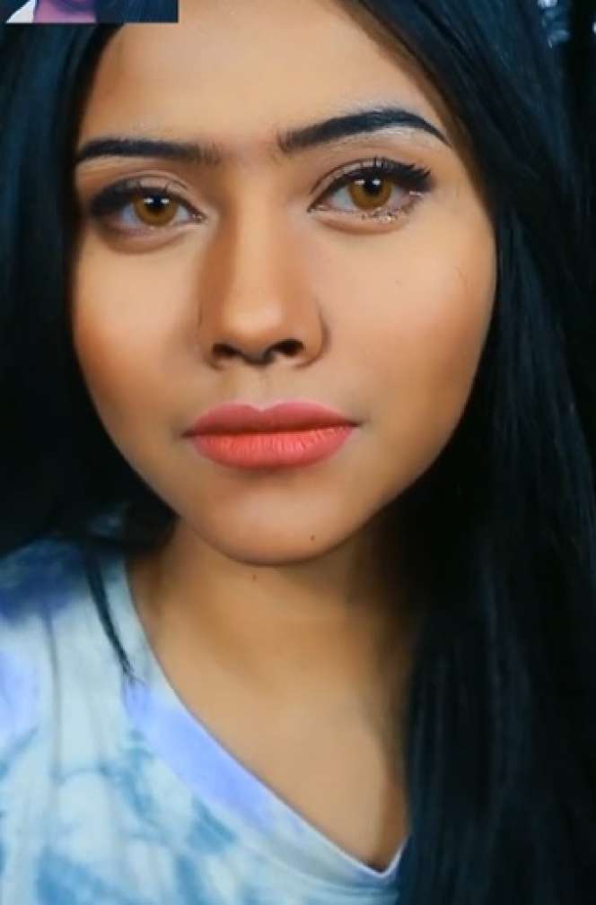 Wanita Ini Recreate Makeup ala Bintang Bollywood, Hasilnya Bikin Syok, Tak Disangka Bisa Semirip Itu