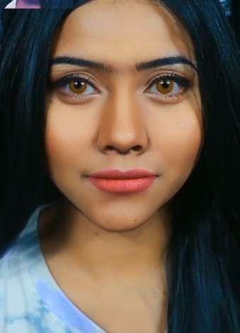 Wanita Ini Recreate Makeup ala Bintang Bollywood, Hasilnya Bikin Syok, Tak Disangka Bisa Semirip Itu