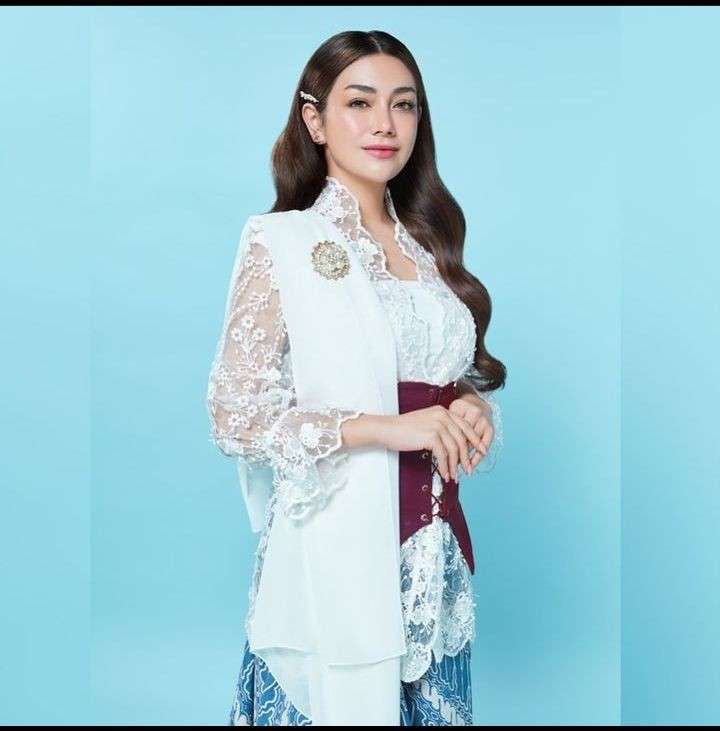 Sederet Seleb Cantik Ini Makin Sukses usai Menjada