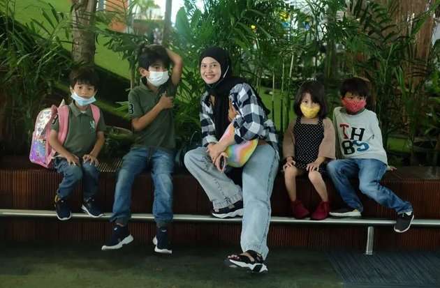 Potret Retno Paradinah Istri Zul Zivilia yang Kini Jadi Tulang Punggung Keluarga