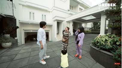 15 Potret Rumah Crazy Rich Bandung yang Pernah Direnovasi Sampai Habis Rp25 Miliar dan Punya 300 Piranha