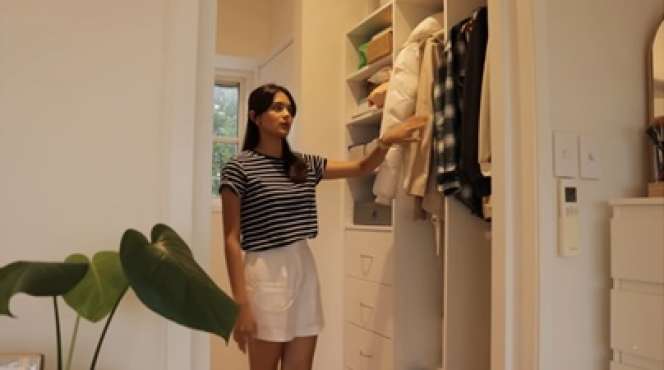 8 Potret Kamar Amanda Rawless di Sydney, Minimalis dan Cozy Banget dengan Interior Serba Putih