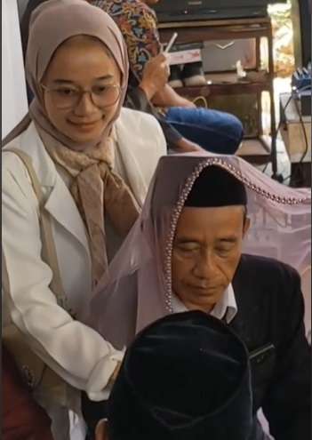 Viral Ayah di Bandung Nikahi Sahabat Dari Anaknya Sendiri, Ekspresinya Jadi Sorotan!