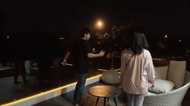 10 Potret Rumah Bintang Sinetron Harris Vriza, Usung Konsep Minimalis Modern yang Homey Banget