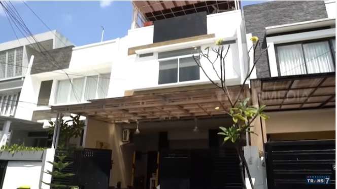 Ada di Kawasan Elite Pondok Indah, Ini Potret Rumah Mewah Kiki Fatmala yang Sempat Idap Kanker Stadium Empat