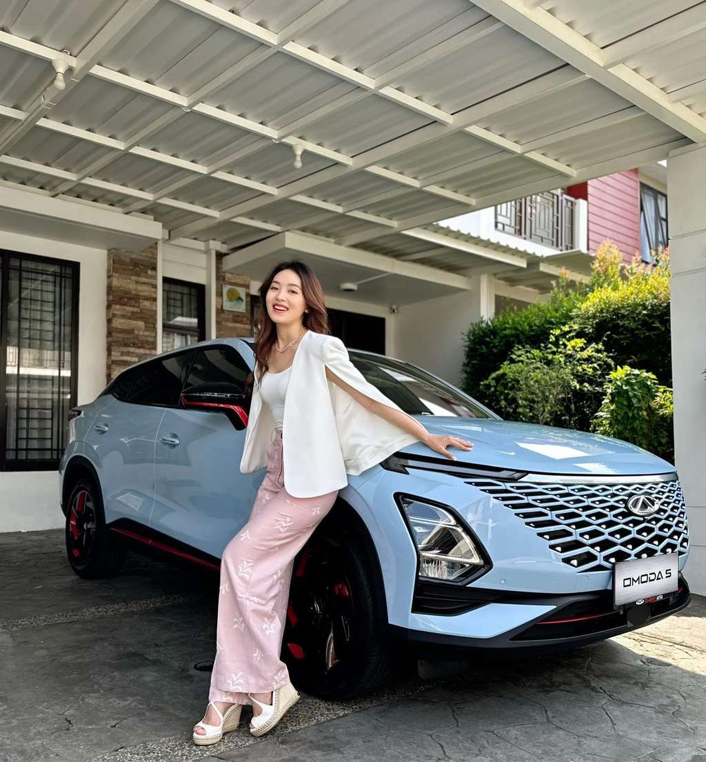 Dulu Tinggal di Rumah Gubuk Berlantai Bolong, Hidup Artis Cantik Ini Berubah Drastis Usai Kariernya Melejit, Kini Huniannya Bak Villa Mewah