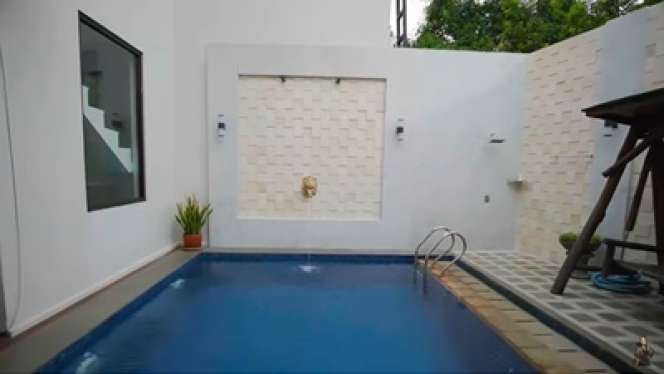 11 Potret Rumah Ricky Perdana Aktor Langganan Sinetron Hidayah, Mewah Bertingkat dengan Interior Serba Putih