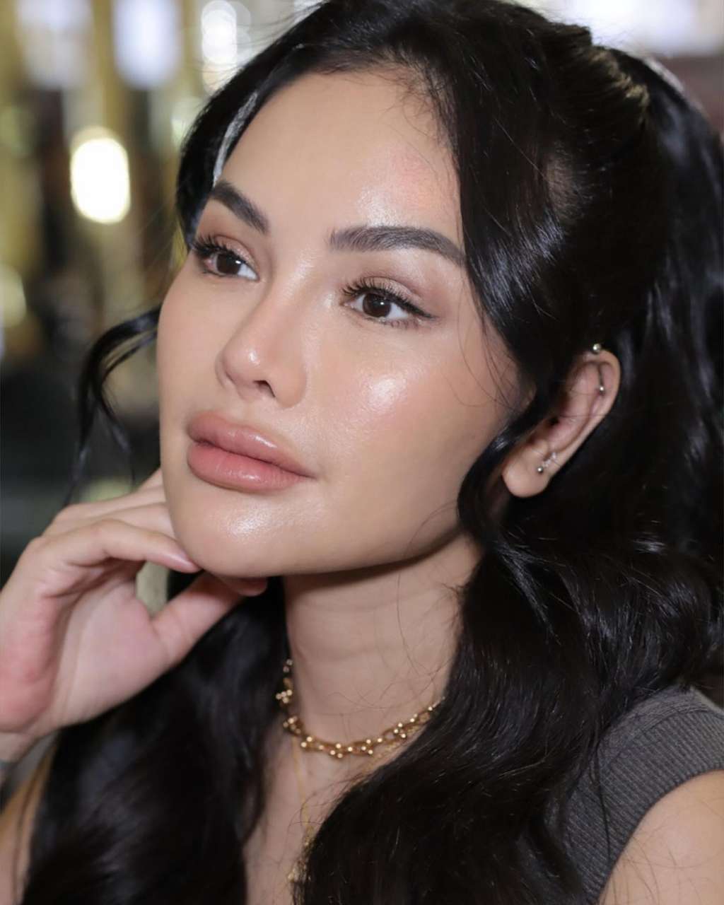 Nikita Mirzani Bagikan Potret Terbaru Usai Oplas di Korea, Malah Disebut Mirip Nindy Ayunda