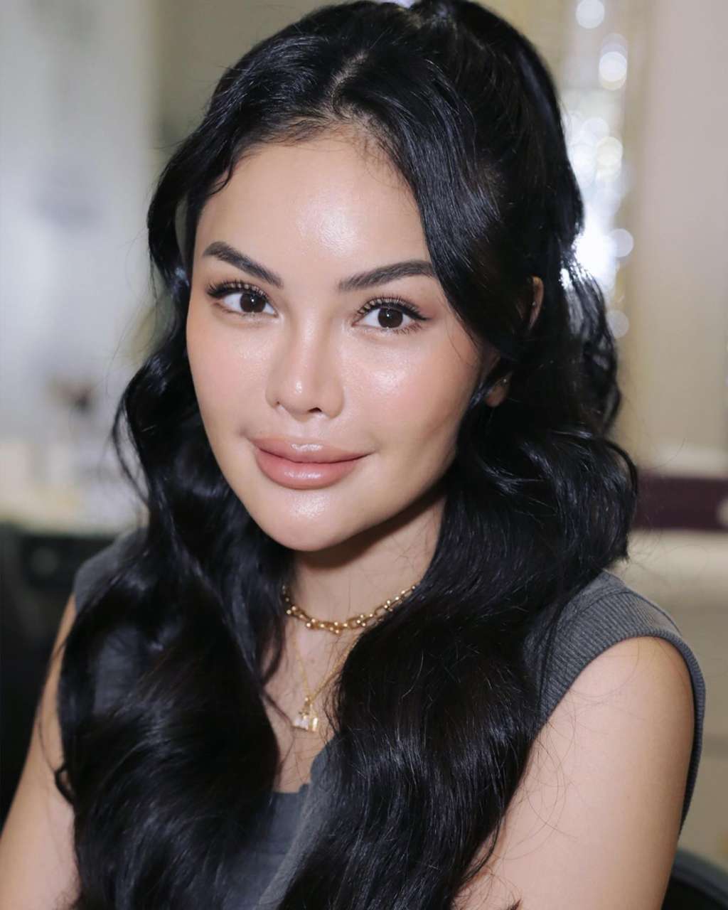 Nikita Mirzani Bagikan Potret Terbaru Usai Oplas di Korea, Malah Disebut Mirip Nindy Ayunda